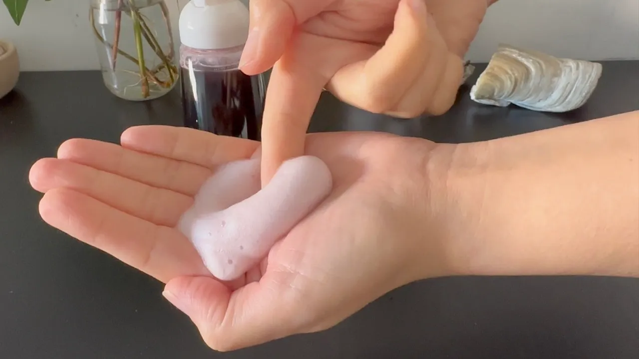 Foaming Body And Face Cleanser — step 2