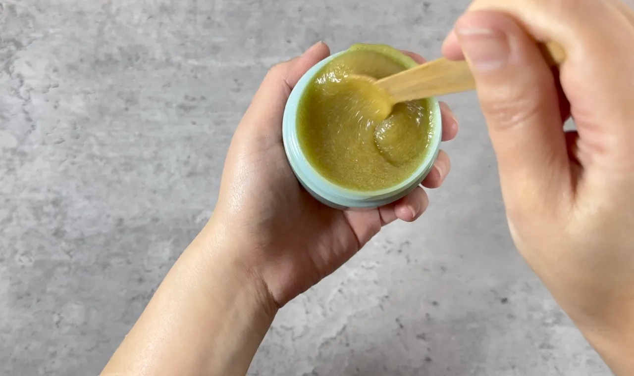 Brightening Body Scrub — step 2