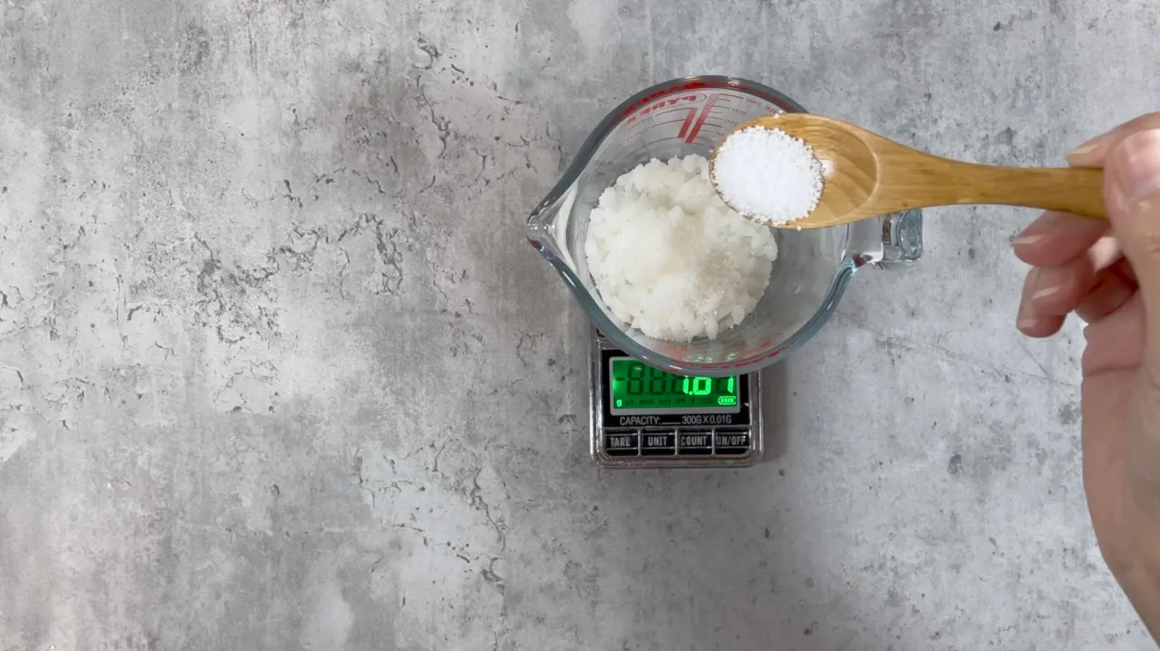 Cocoa Butter Solid Conditioner Bar — step 2