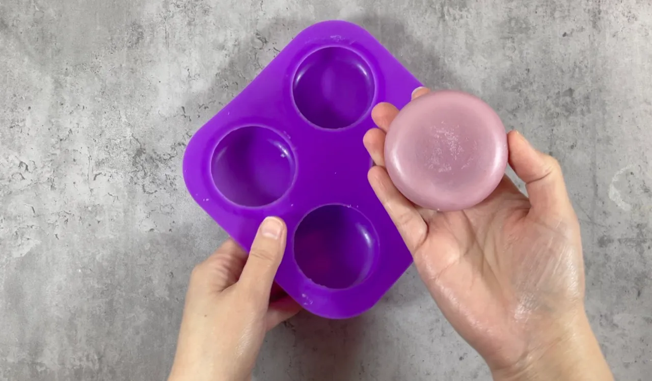 Cocoa Butter Solid Conditioner Bar — step 20