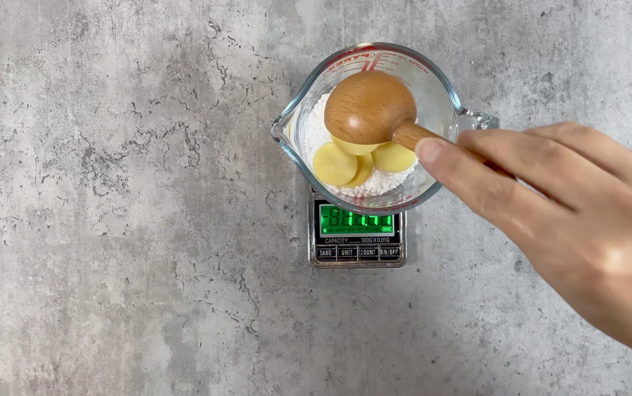 Cocoa Butter Solid Conditioner Bar — step 4
