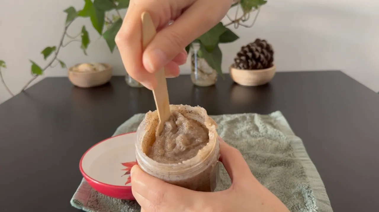 Coffee Body Sugar Scrub — step 25