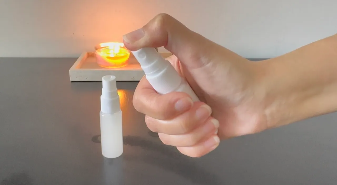 Spray Deodorant — step 1
