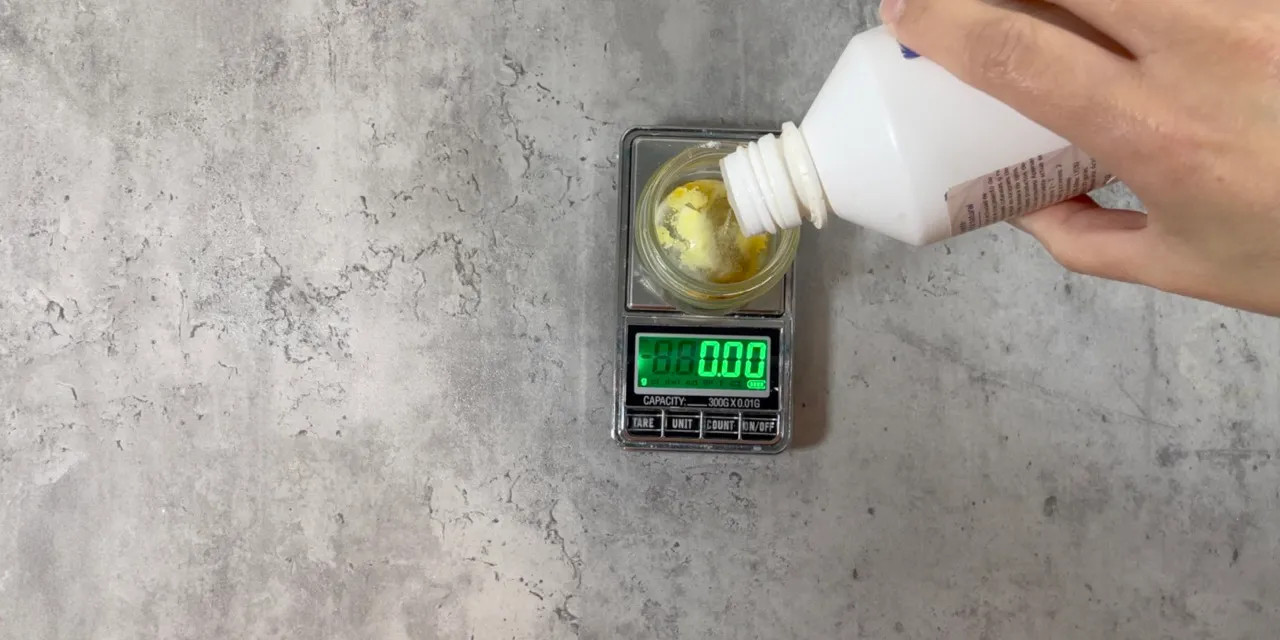 Hyaluronic Acid and Vitamin C Face Serum — step 16