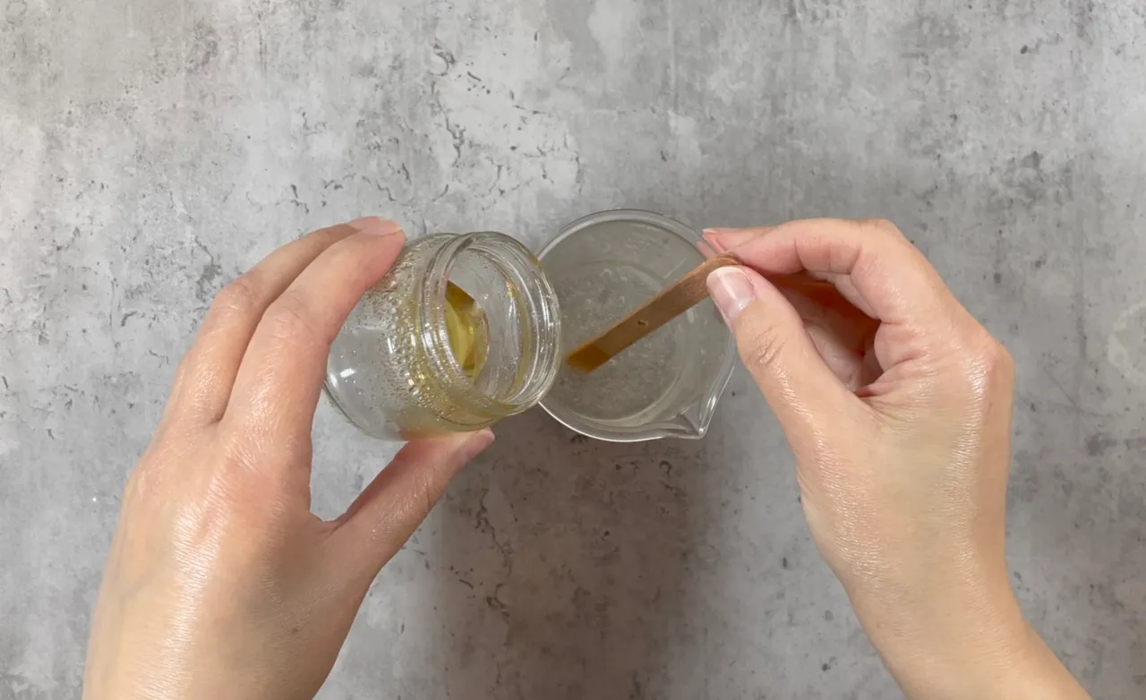 Hyaluronic Acid and Vitamin C Face Serum — step 19