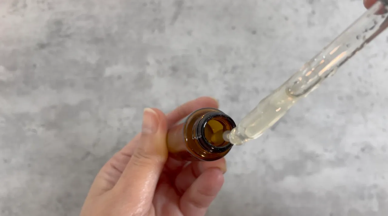 Hyaluronic Acid and Vitamin C Face Serum — step 24