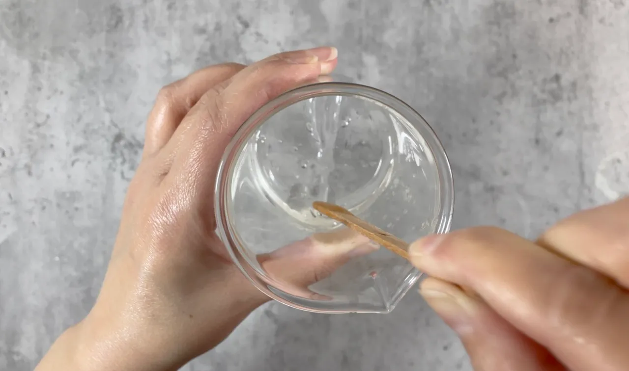 Hyaluronic Acid and Vitamin C Face Serum — step 7
