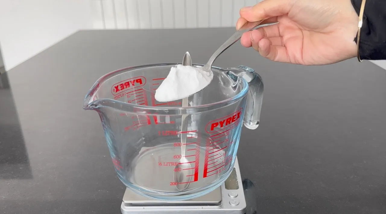 Retainer Cleaning Tablets — step 4