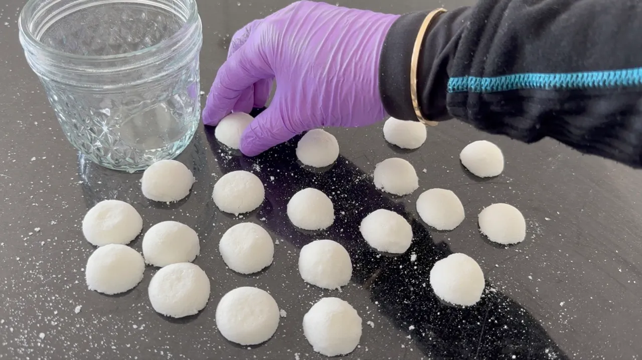 Retainer Cleaning Tablets — step 25
