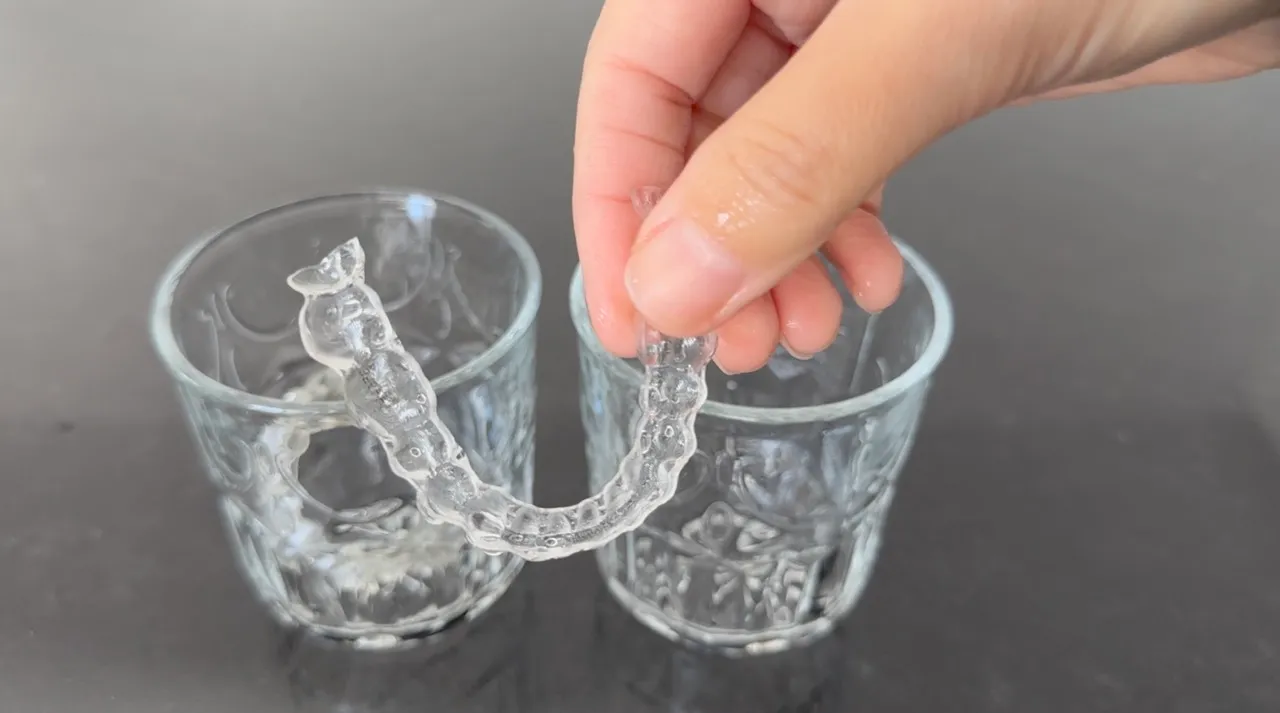 Retainer Cleaning Tablets — step 30