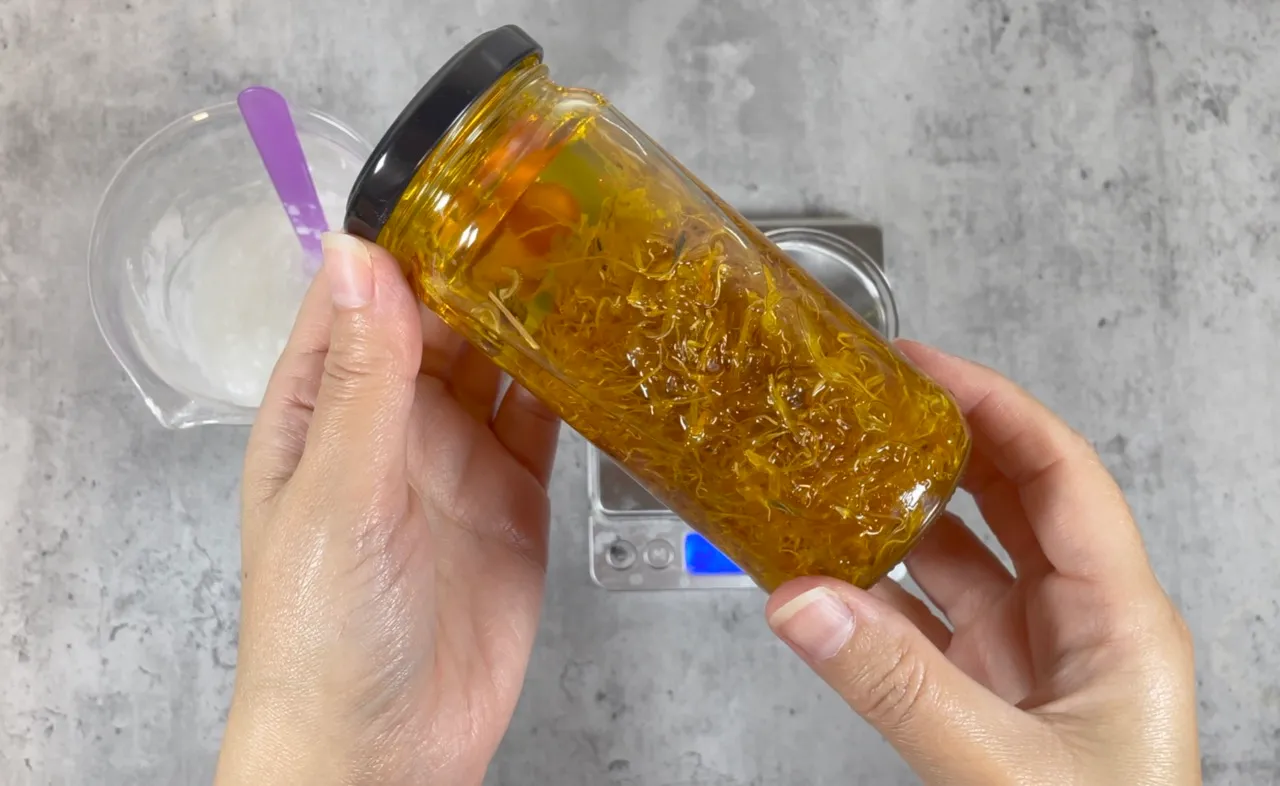 Calendula Shower Gel for Kids — step 7