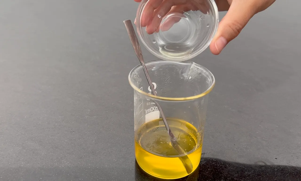 Summer Lip Balm Coconut Oil-Free — step 15