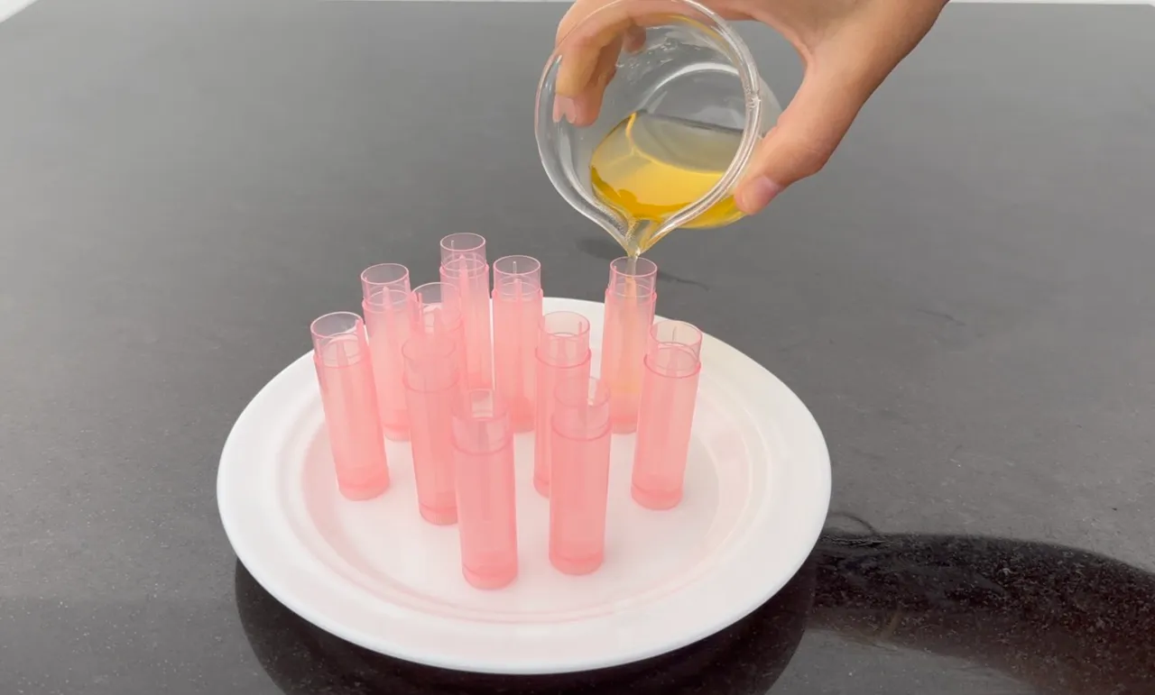 Summer Lip Balm Coconut Oil-Free — step 18