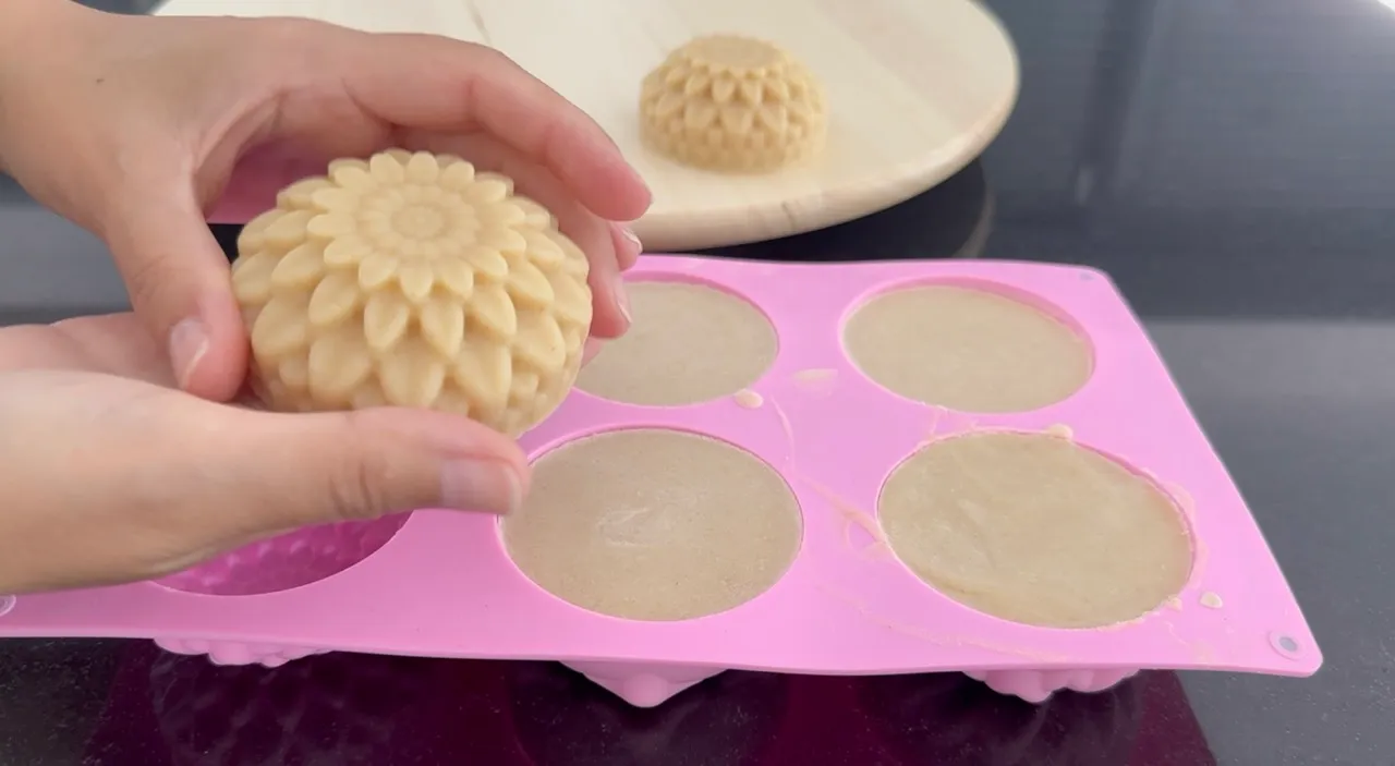 Oats Body And Face Soap — step 28