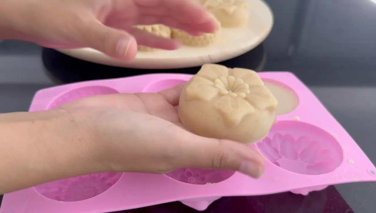 Oats Body And Face Soap — step 29