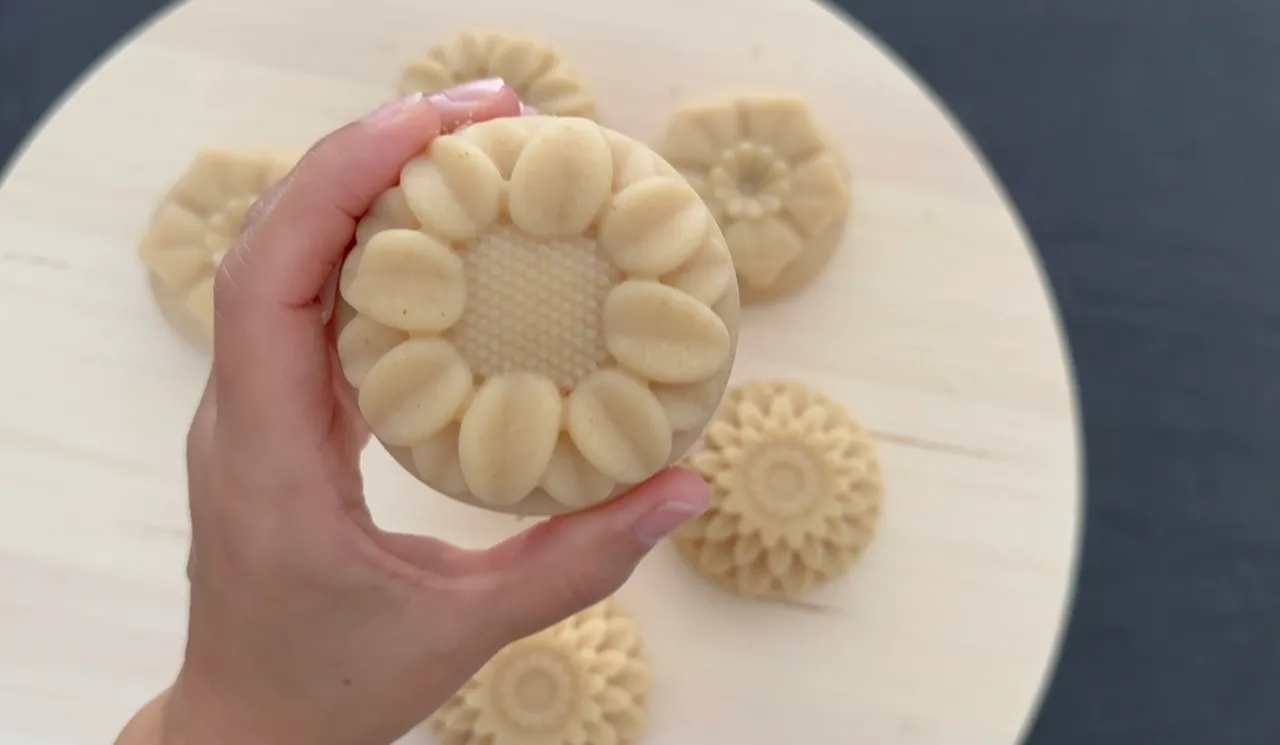 Oats Body And Face Soap — step 2