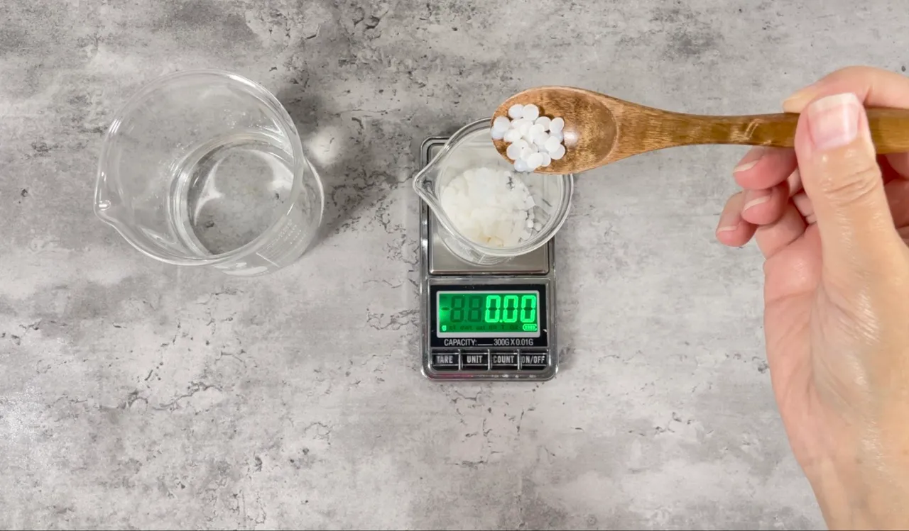 Roll-on Deodorant with Zinc Ricinoleate — step 11