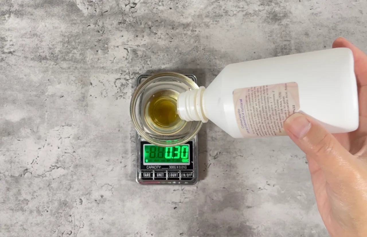 Roll-on Deodorant with Zinc Ricinoleate — step 16