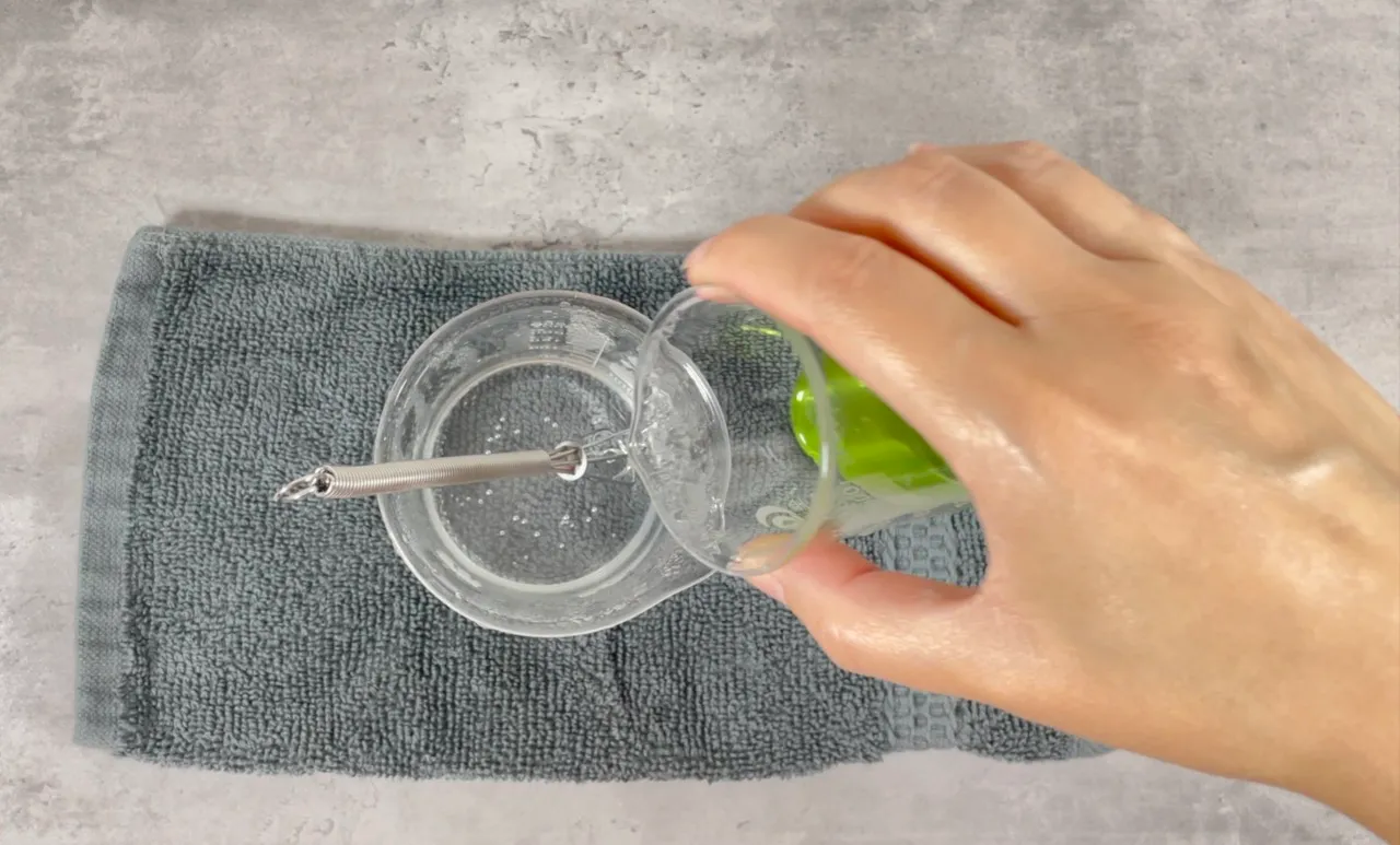 Roll-on Deodorant with Zinc Ricinoleate — step 18