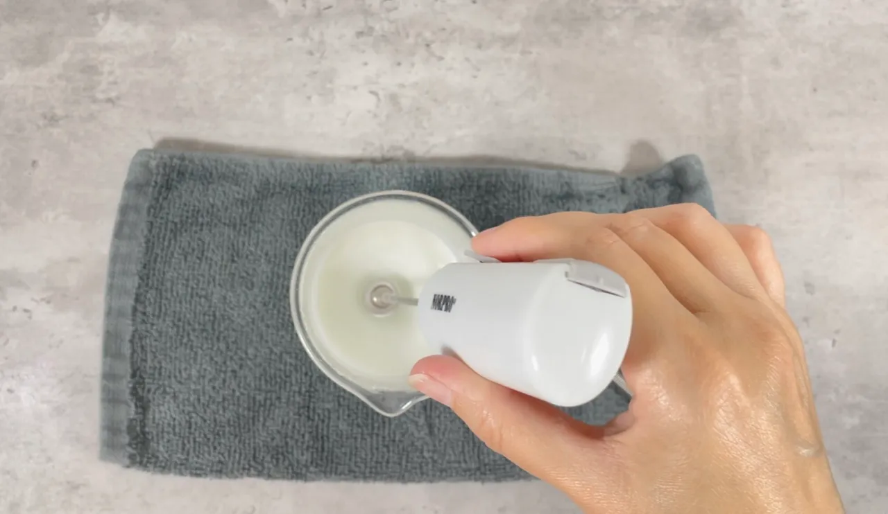 Roll-on Deodorant with Zinc Ricinoleate — step 20