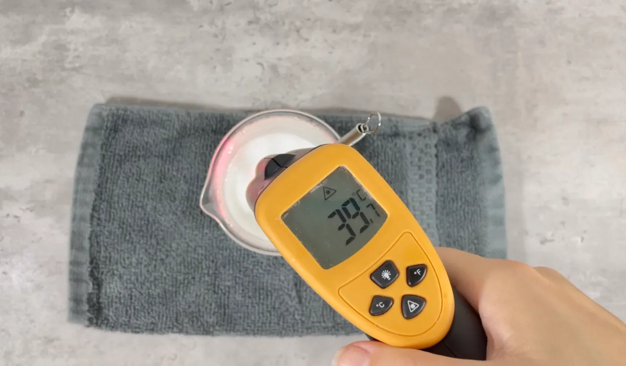 Roll-on Deodorant with Zinc Ricinoleate — step 21