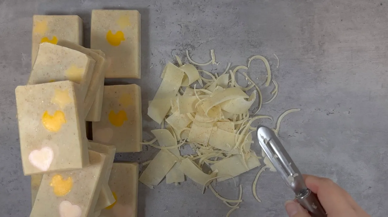 Using Soap Scraps For Soap Design — step 1