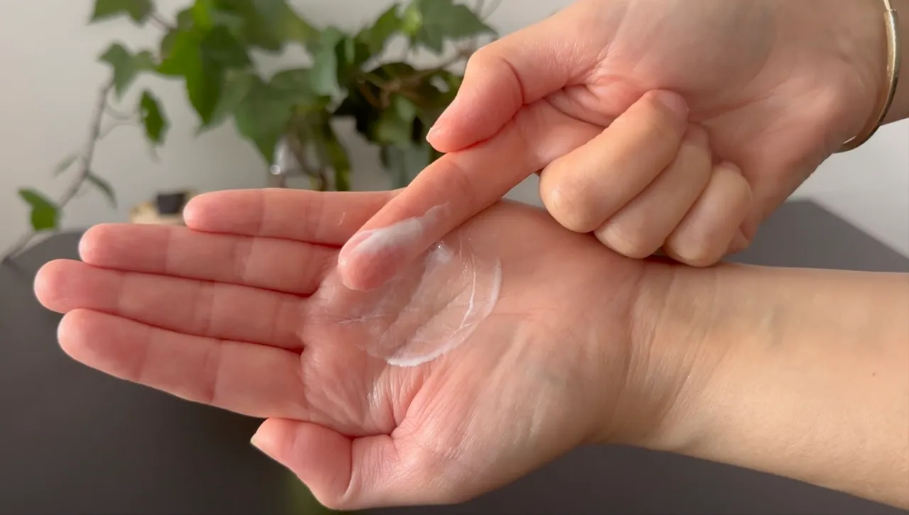 Ultra Facial Cream With Squalane — step 5