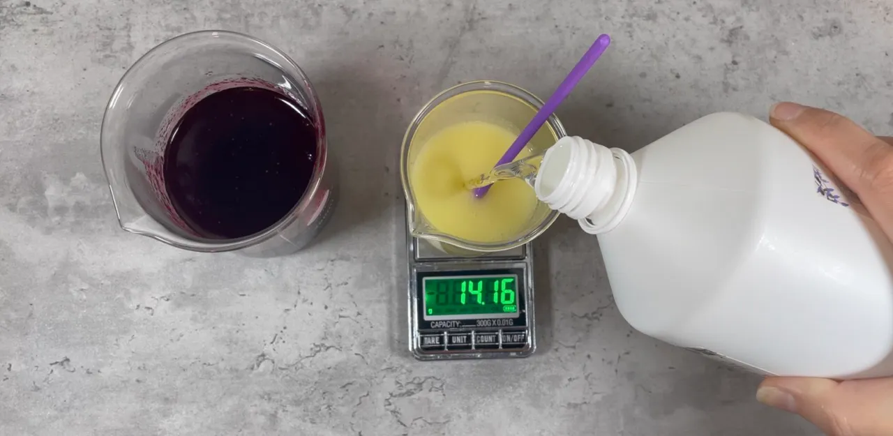 Moisturizing Hibiscus Shower Gel — step 19