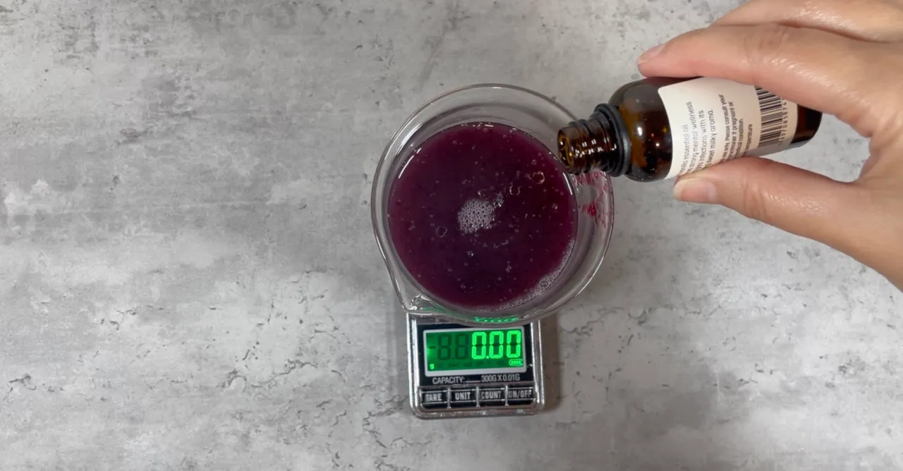 Moisturizing Hibiscus Shower Gel — step 24