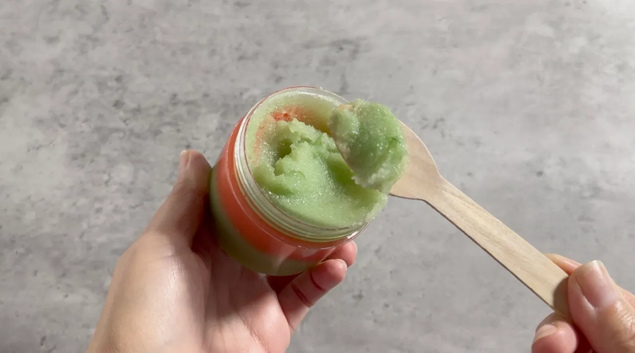 Sugar Scrubs Only 4 Ingredients — step 1
