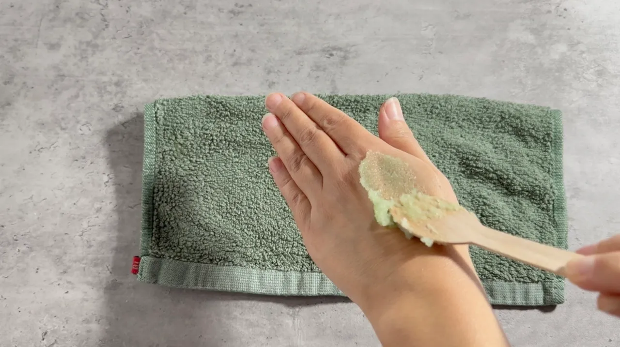 Sugar Scrubs Only 4 Ingredients — step 25
