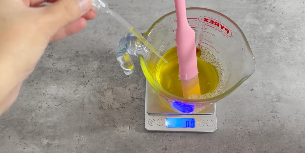 Sugar Scrubs Only 4 Ingredients — step 8