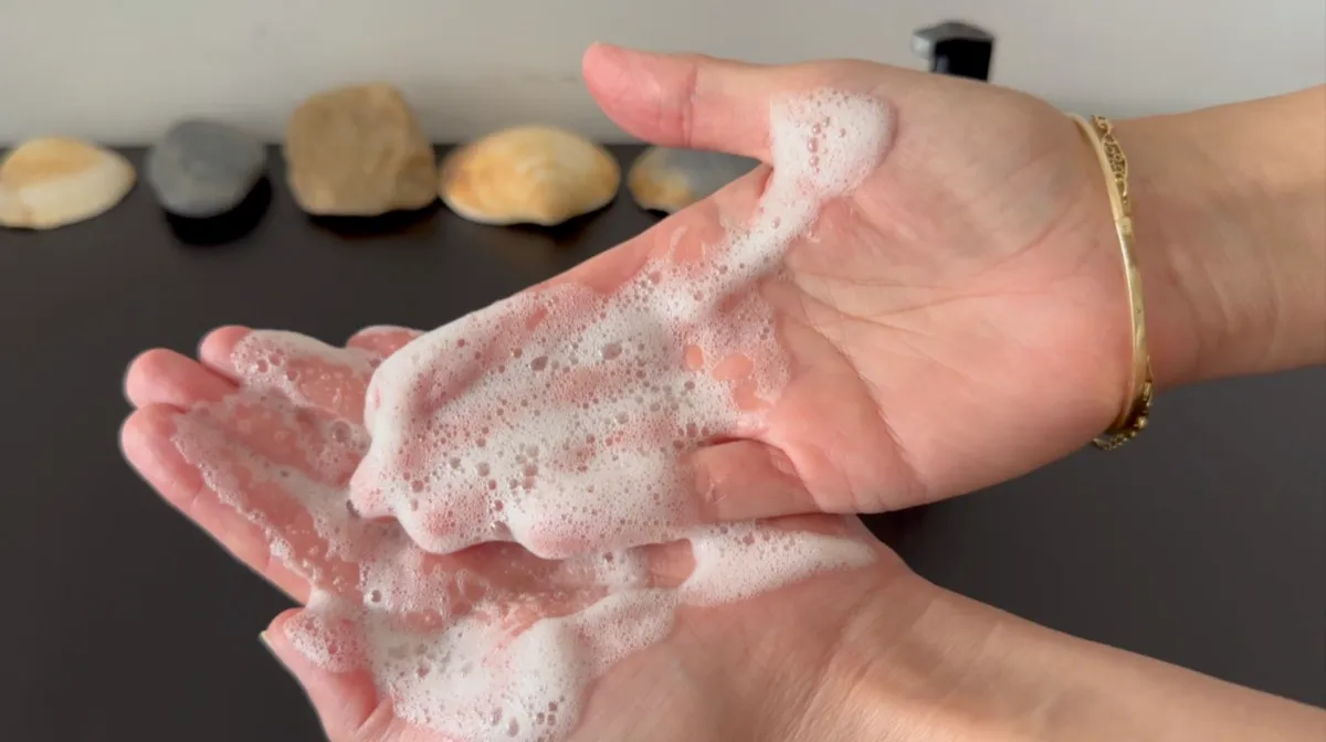 Finished foaming cleanser