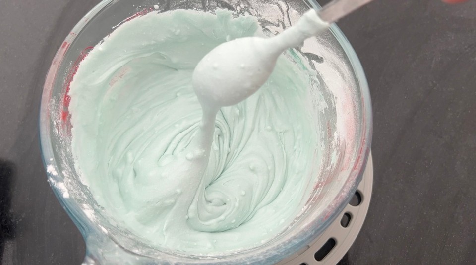 POURSHAMPOO25