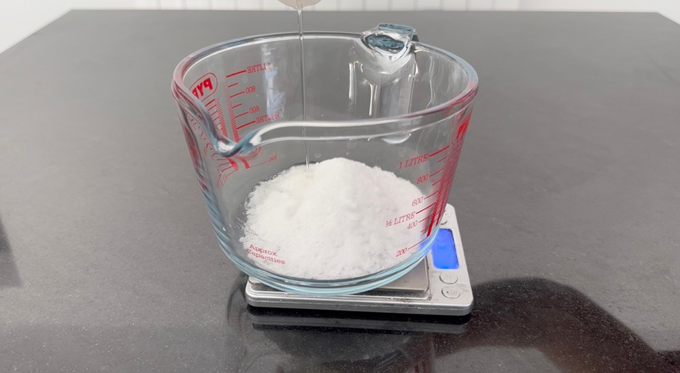 POURSHAMPOO9