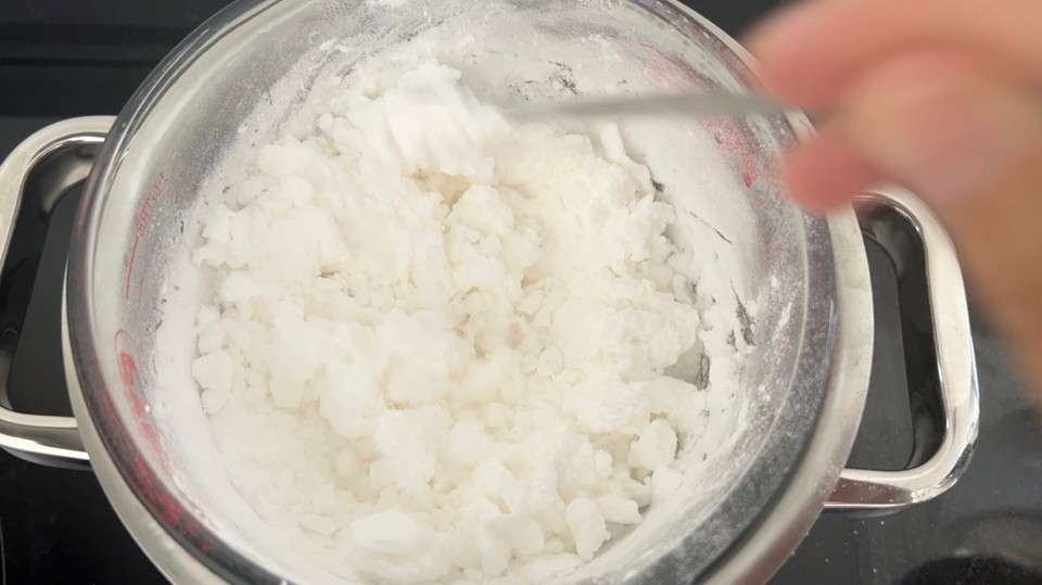 POURSHAMPOO15